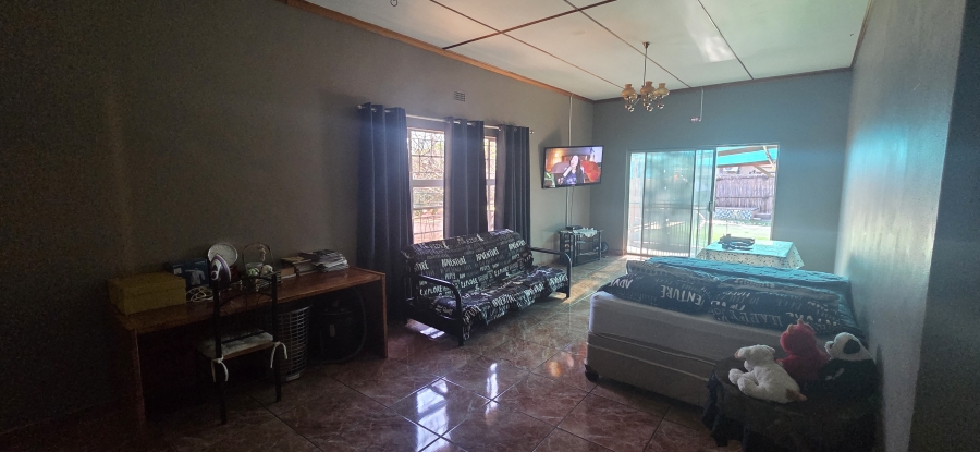 5 Bedroom Property for Sale in Rhodesdene Northern Cape